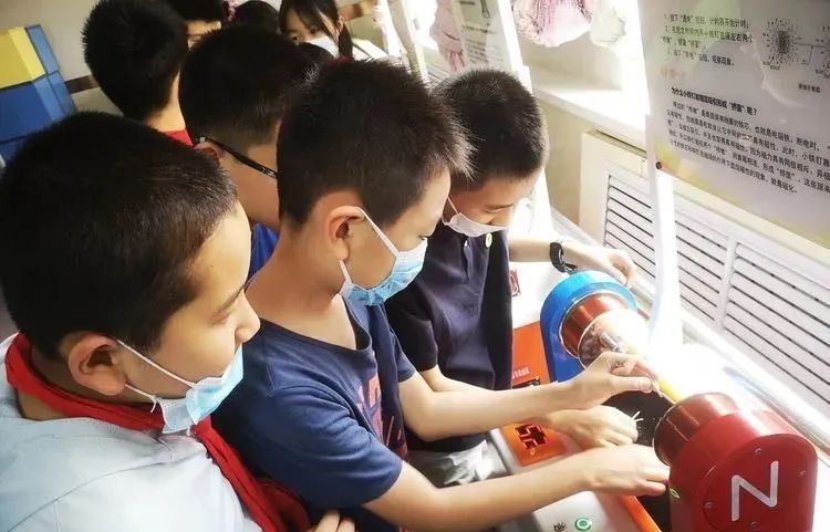 桥东区宝丰街小学开展“科技大篷车进校园”(图6)