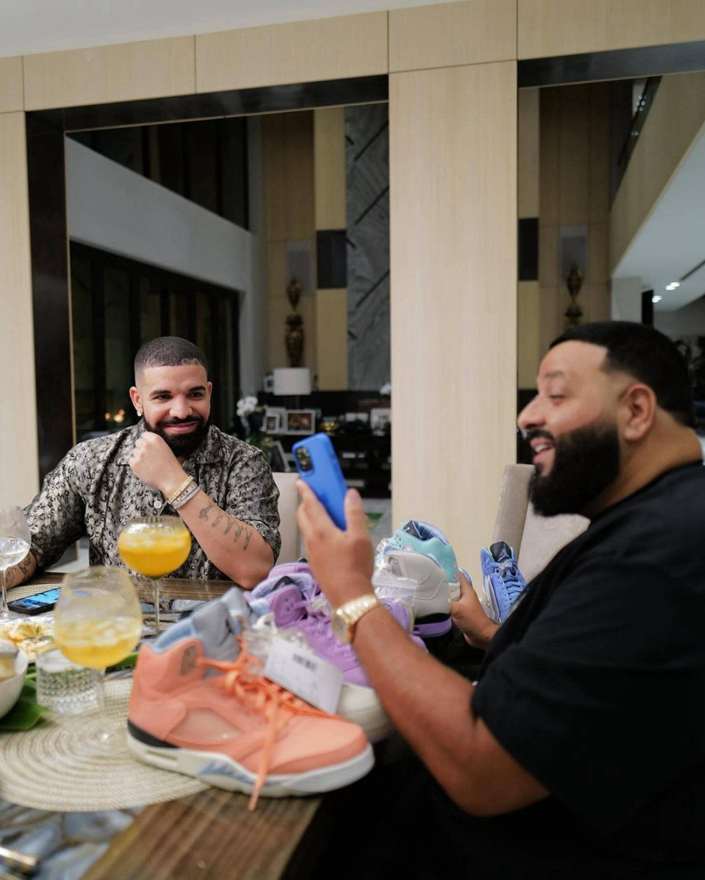 侃爷、Drake 都眼馋的「联名 AJ」确认市售！实物曝光
