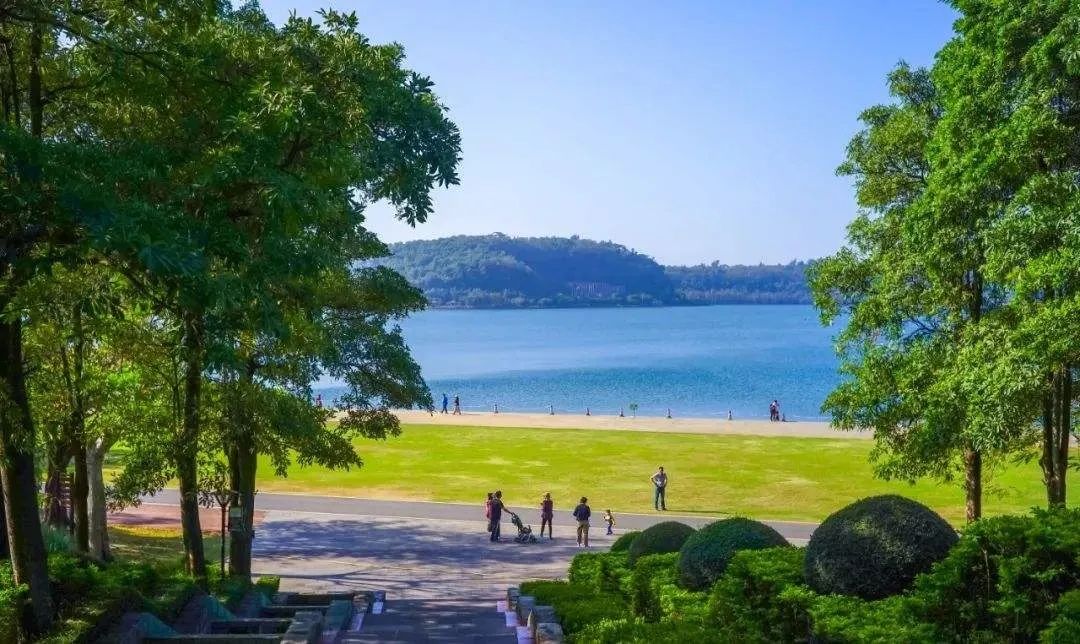 湛江海滨公园有什么好玩的?要不要门票?天冷还开放不