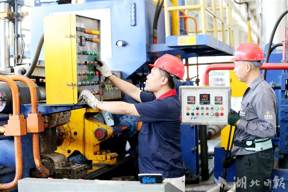 华博科技日产50吨环保型新材料