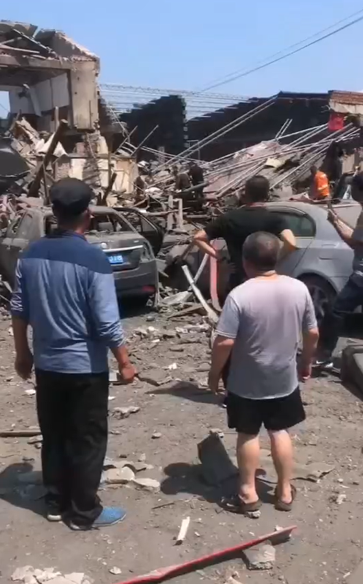 突发！沈阳一面馆爆炸致1人轻微伤，目击者：现场损失挺严重