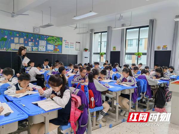 湘潭九华金庭莲城小学：新校办学如何(图1)