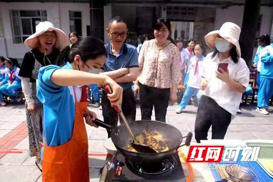 武陵源区军地小学“民族团结”主题活动(图4)