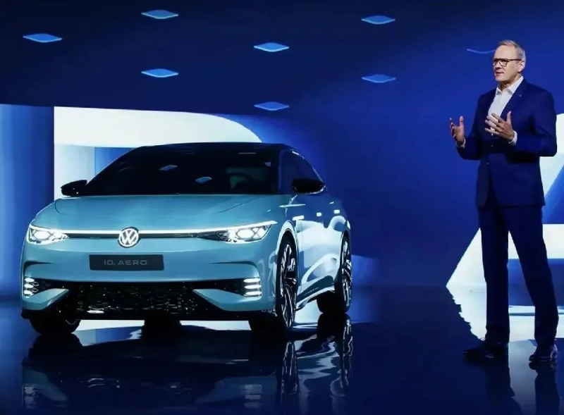 大众ID.AERO概念车全球首发，续航620km，预计明年下半年交付