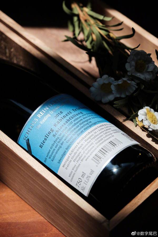 小米 12S 系列的邀请函来了！一瓶来自徕卡家乡的雷司令白葡萄酒