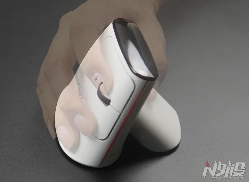 多彩MV6垂直人体工学三模无线鼠标上手体验