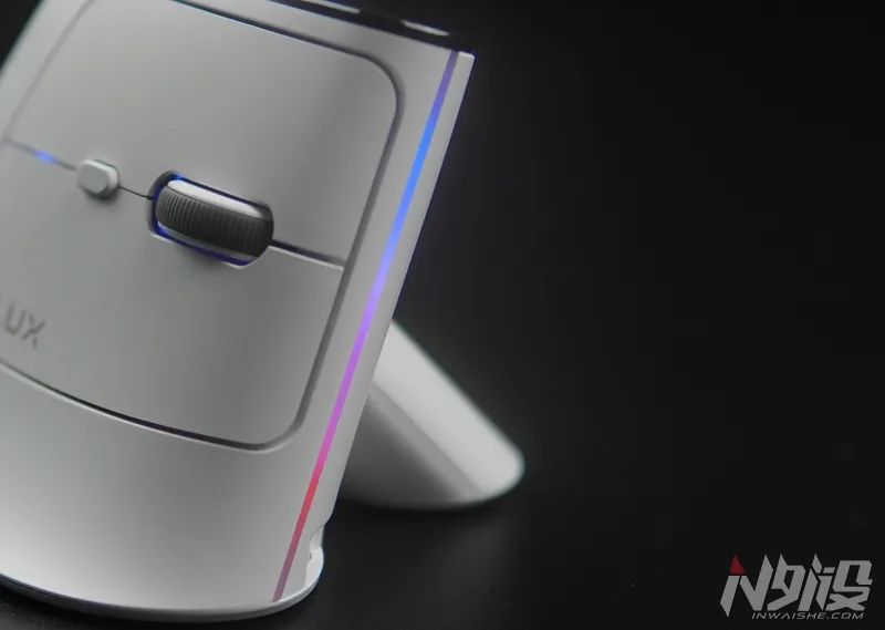多彩MV6垂直人体工学三模无线鼠标上手体验