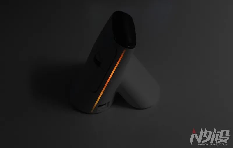 多彩MV6垂直人体工学三模无线鼠标上手体验