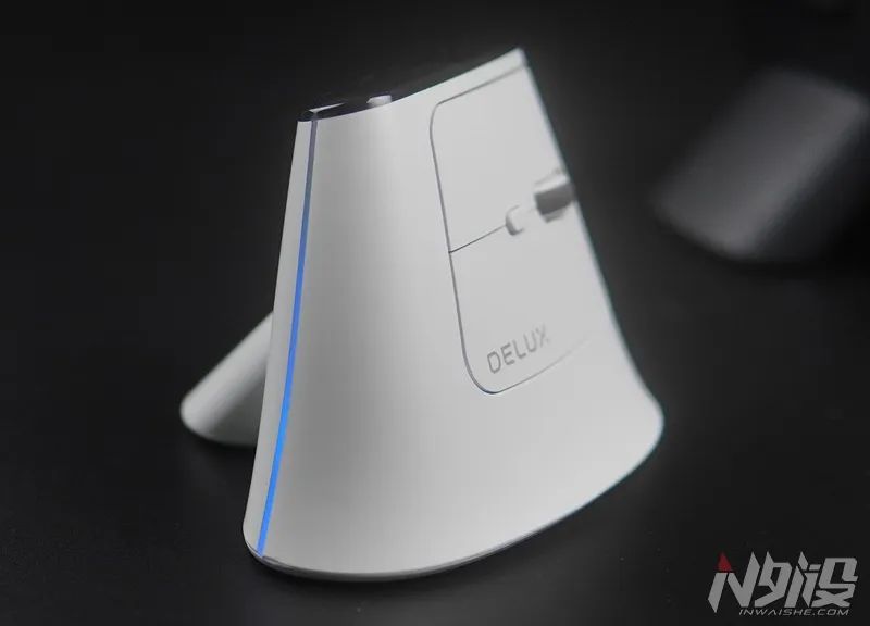 多彩MV6垂直人体工学三模无线鼠标上手体验