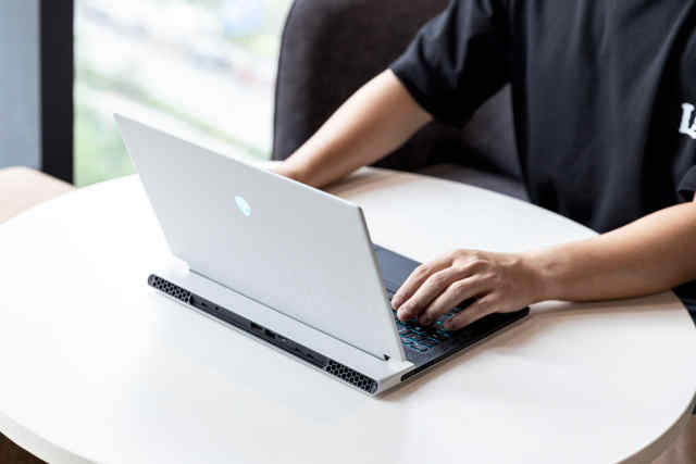 ALIENWARE x14评测：12代酷睿H加持！薄至14.5mm还能谈性能？