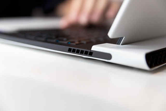 ALIENWARE x14评测：12代酷睿H加持！薄至14.5mm还能谈性能？