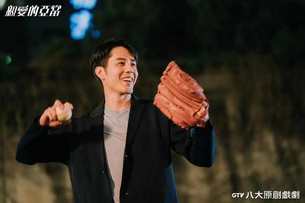 胡宇威求婚半年吐：想当爸爸了 自认是严父让陈庭妮当暖母