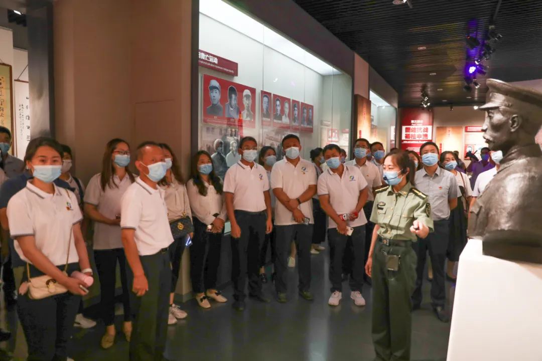 济南新材料产业园区到莱芜战役纪念馆参观学习