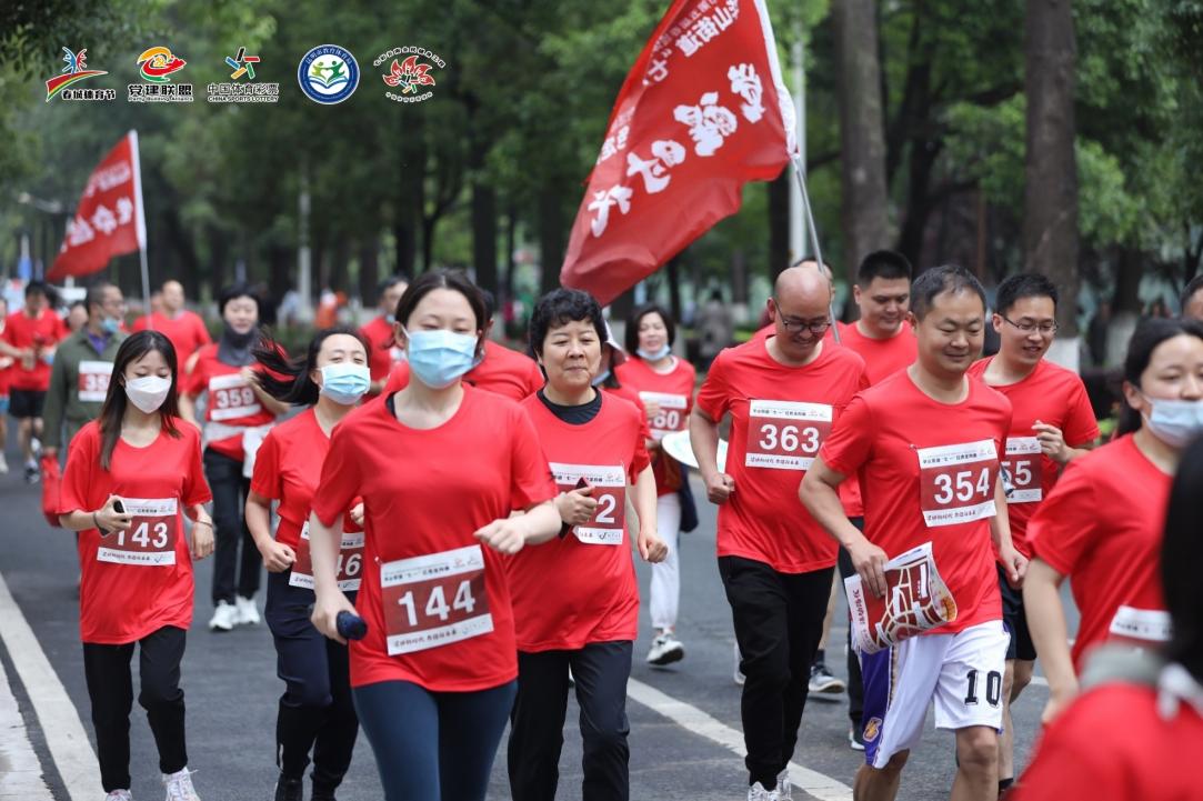 有活动吗(第五届春城体育节社区运动会红色定向跑活动欢乐开跑)