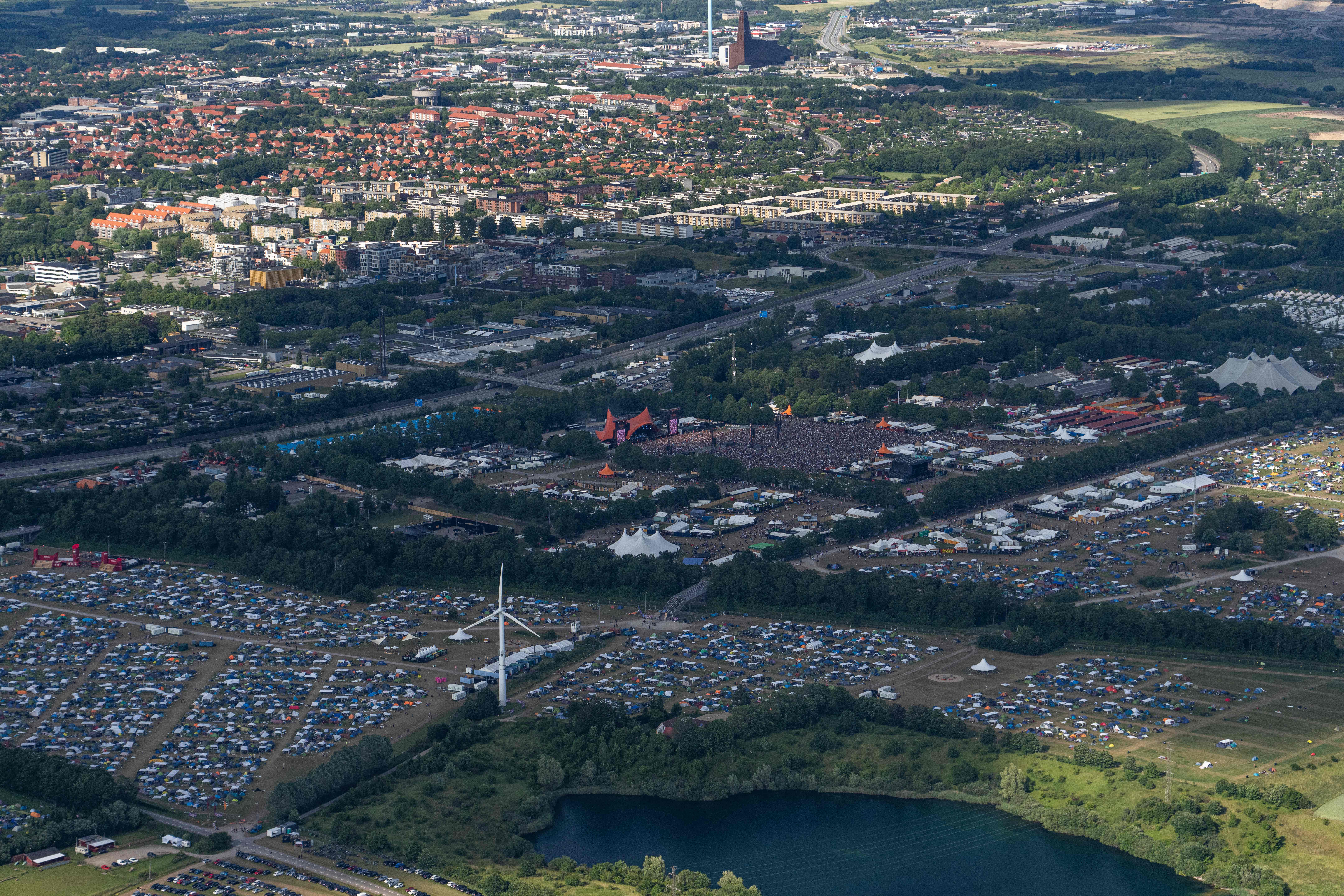 （外代一线）航拍丹麦音乐节