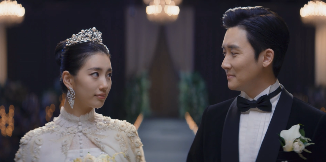 8.3分新韩剧，比《顶楼》还疯狂