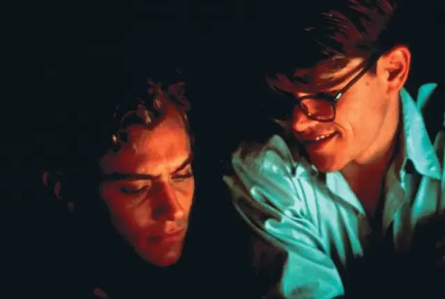 8.3分新韩剧，比《顶楼》还疯狂