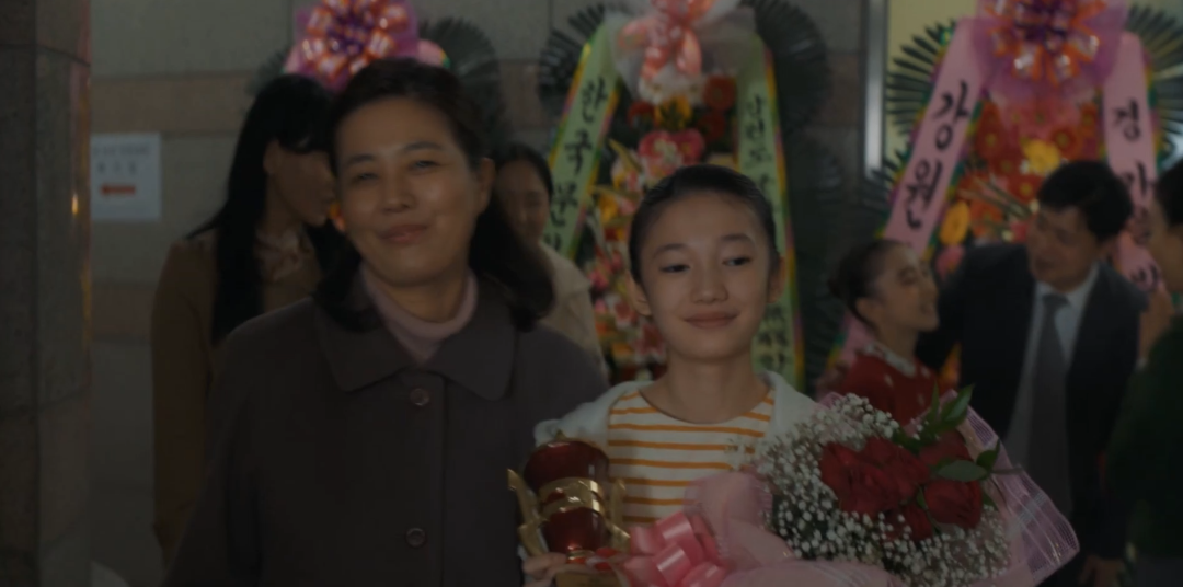 8.3分新韩剧，比《顶楼》还疯狂