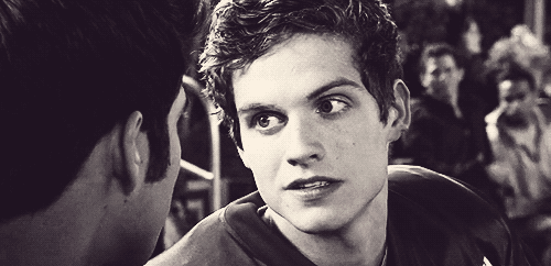 为什么古偶剧的海报都是“土味婚纱风”？