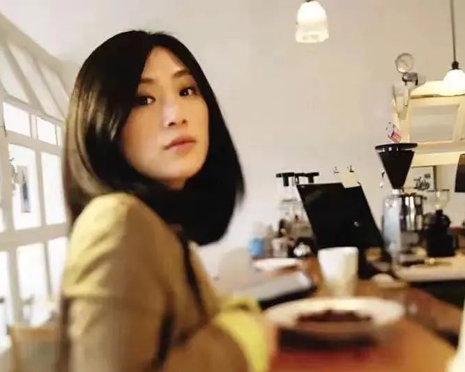 夜航船〡《孤勇者》火了，詞作者的故事更勵志