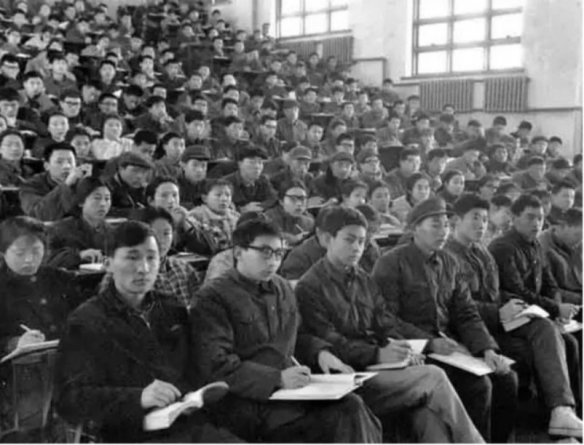 马云邀请女神“小鹿纯子”访问阿里巴巴！珍贵老照片