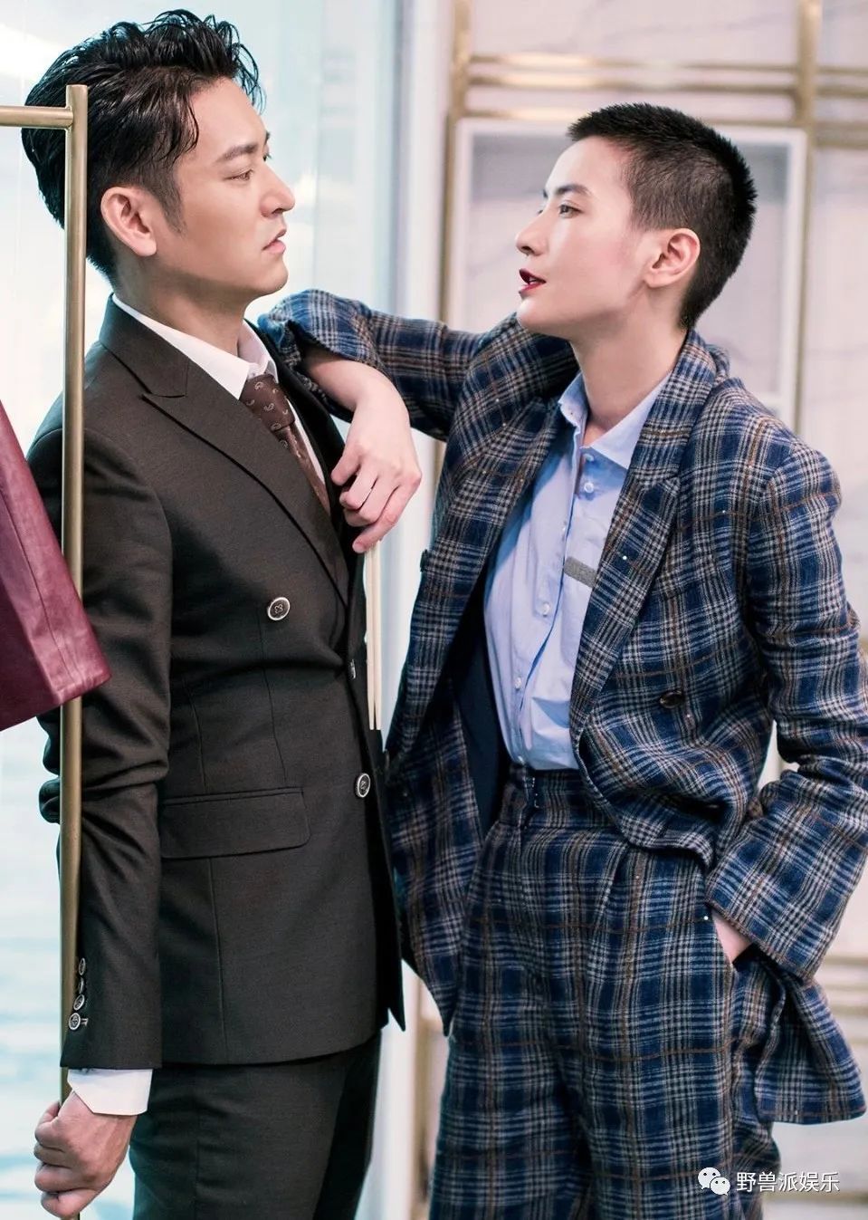 “斯文败类”真香，普普通通的霸总已经满足不了观众了