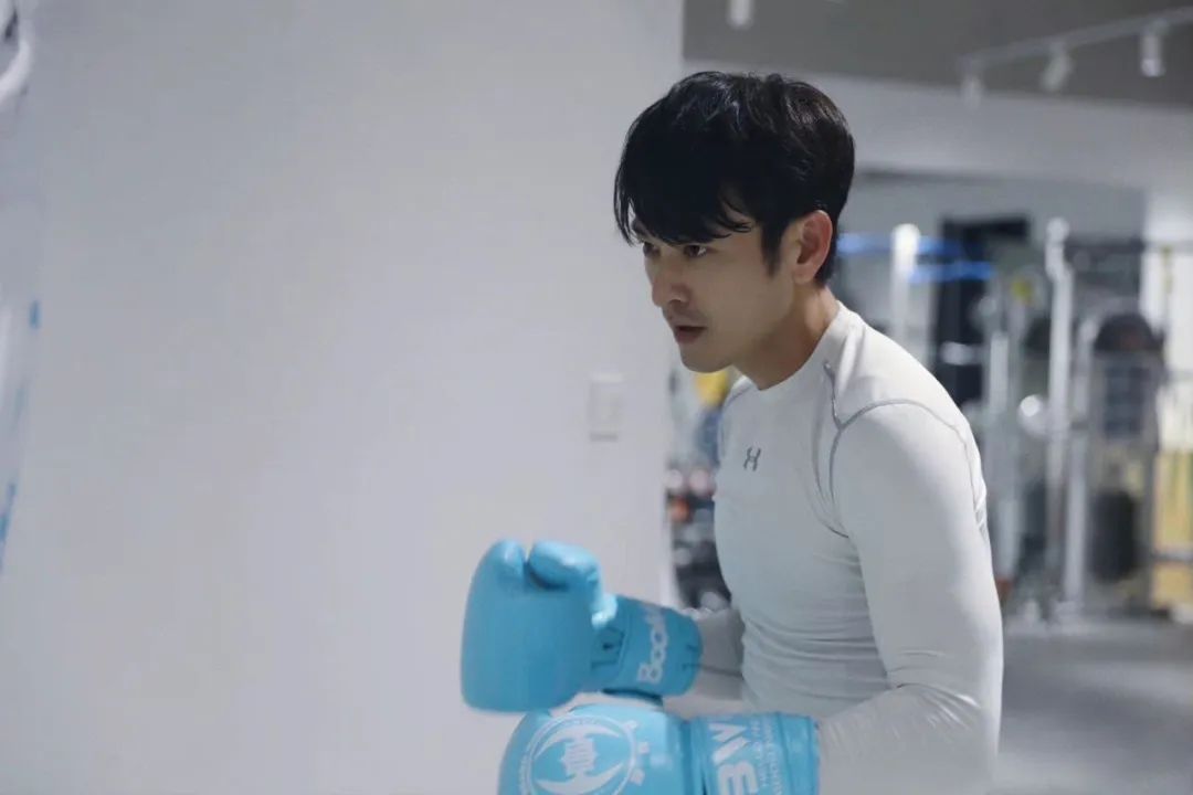 “斯文败类”真香，普普通通的霸总已经满足不了观众了