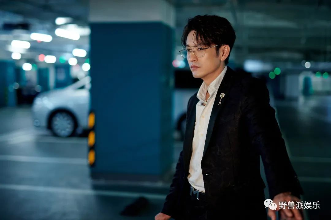 “斯文败类”真香，普普通通的霸总已经满足不了观众了