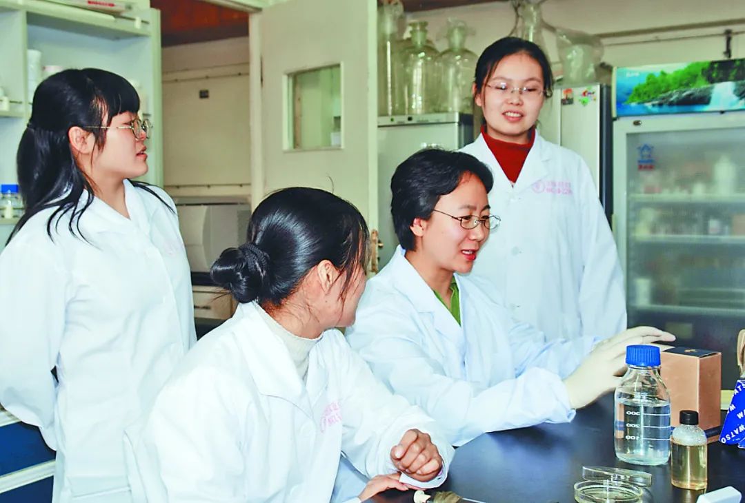 新华社点赞！这位党派成员团队揭示H5N1禽流感病毒进化全貌