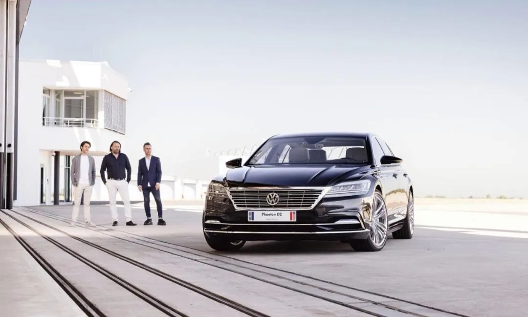 晚高峰新闻：宝马上半年纯电车型销量增长超七成；新一代大众辉腾D2亮相；乘联会：6月全国乘用车零售194.3万辆