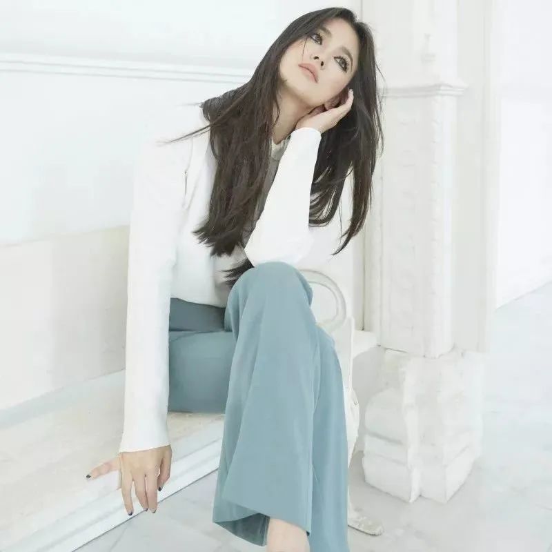 “黑化后”的宋慧乔，反而更美了？