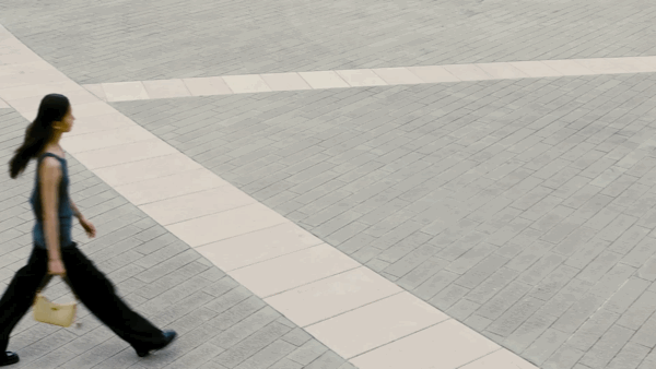 《穿Prada的女魔头》在16年后过时了吗？