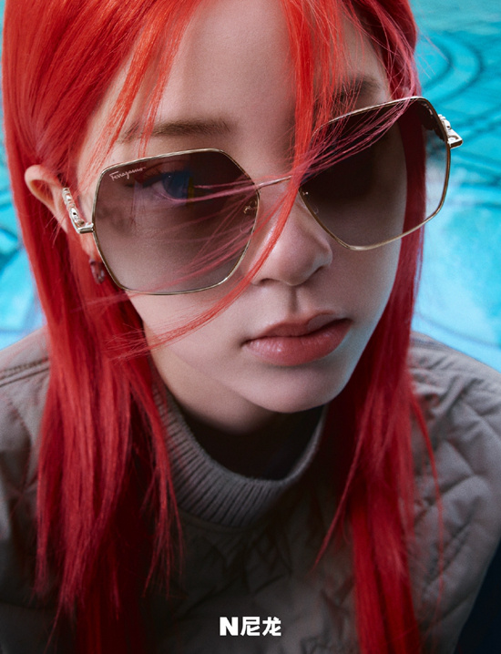 欧阳娜娜红发造型登封！做个叛逆不羁的百变女孩