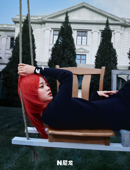 欧阳娜娜红发造型登封！做个叛逆不羁的百变女孩