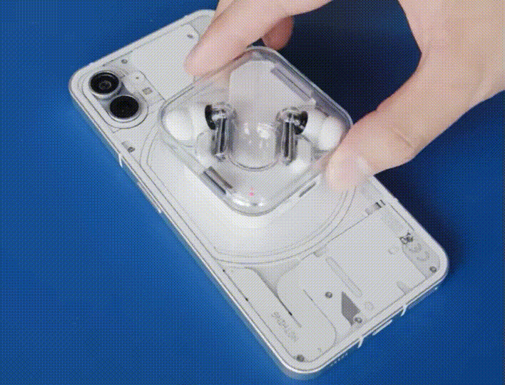 这台「啥也不是」手机，是机圈颜王还是智商税？