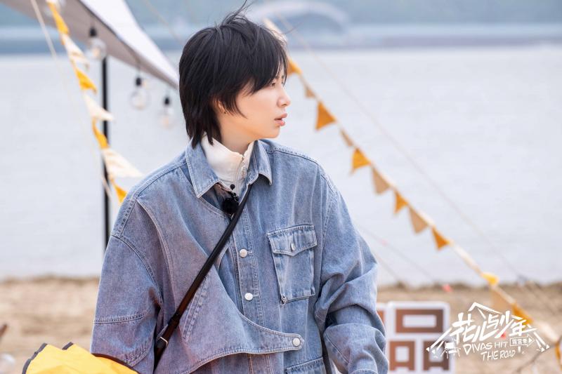 《花儿与少年》杨幂谈心理压力大，李斯丹妮落泪