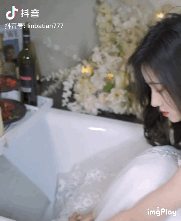 长着「明星同款脸」，为啥颜值发展差好多？靠脸走捷径，抬咖不翻车