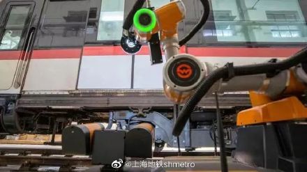 上海地铁再添智能车辆巡检机器人