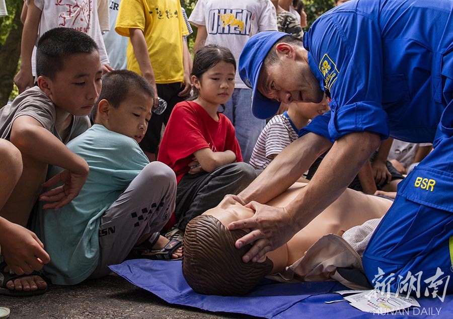 筑牢“防溺水”安全网