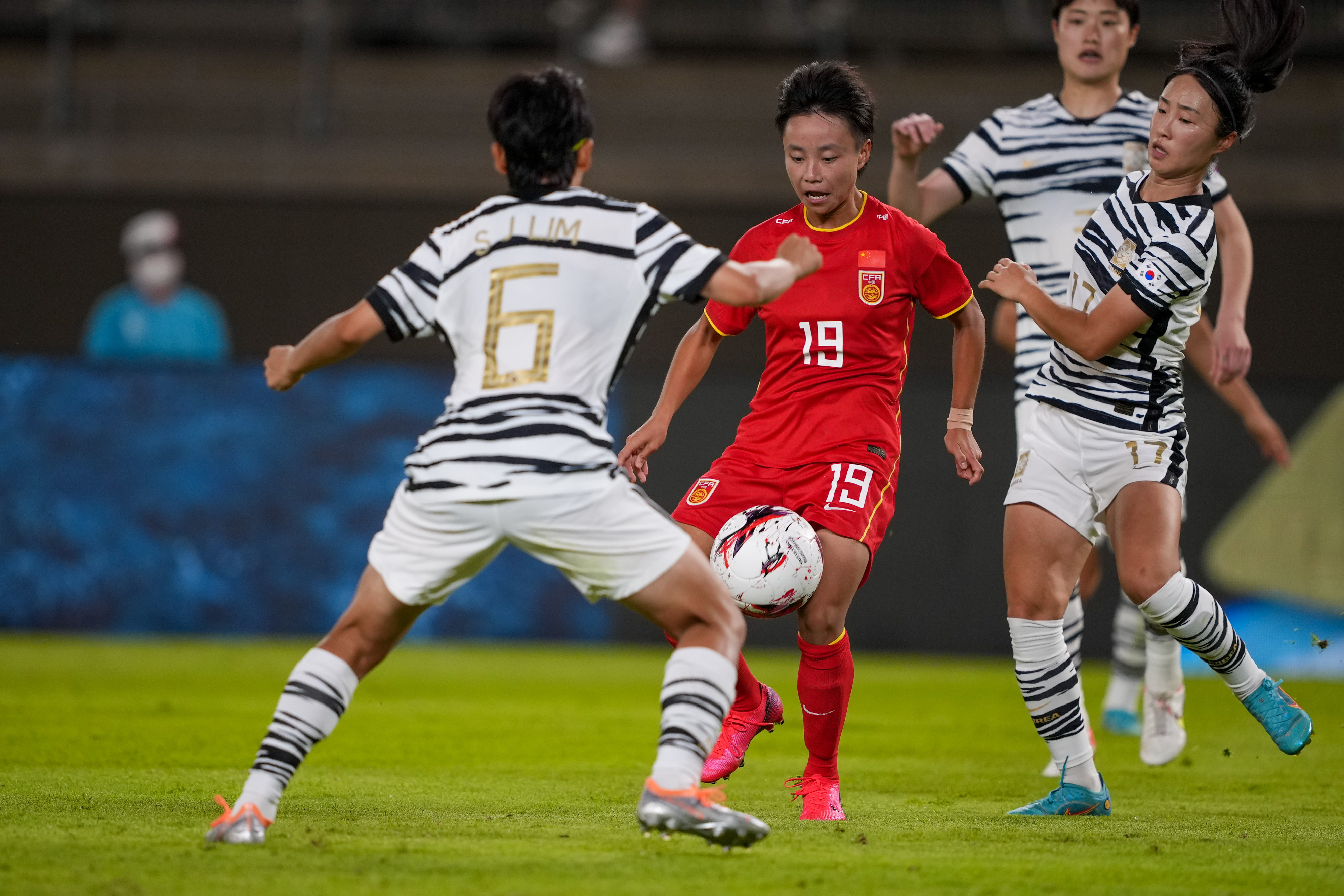 (體育)足球——東亞杯:中國女足平韓國女足(2)