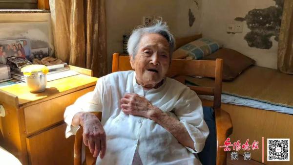 百岁老教师方爱兰离世，一周前汇出最后一笔善款帮助湖南6名学生