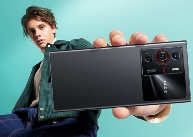 选手机别纠结，这四款真旗舰可以闭眼买