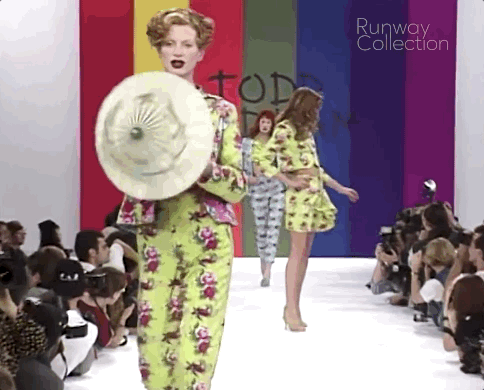 曾被称作“超级丑模”的她，凭什么57岁还能为时尚大牌闭秀？