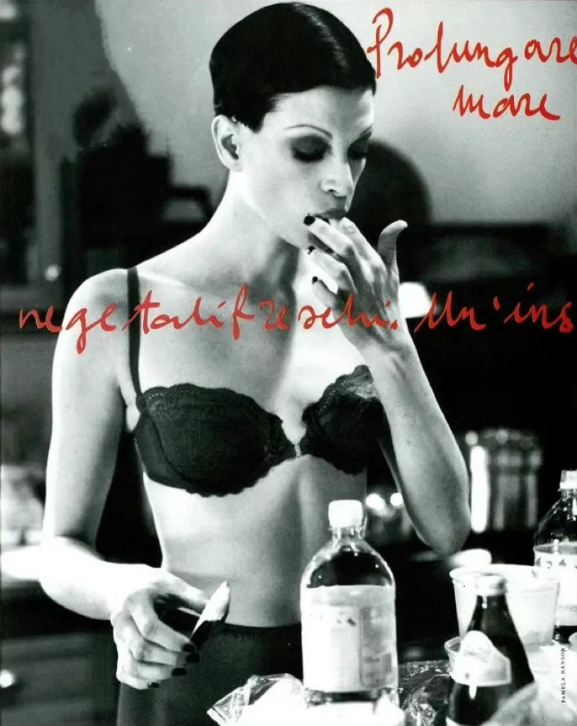 曾被称作“超级丑模”的她，凭什么57岁还能为时尚大牌闭秀？