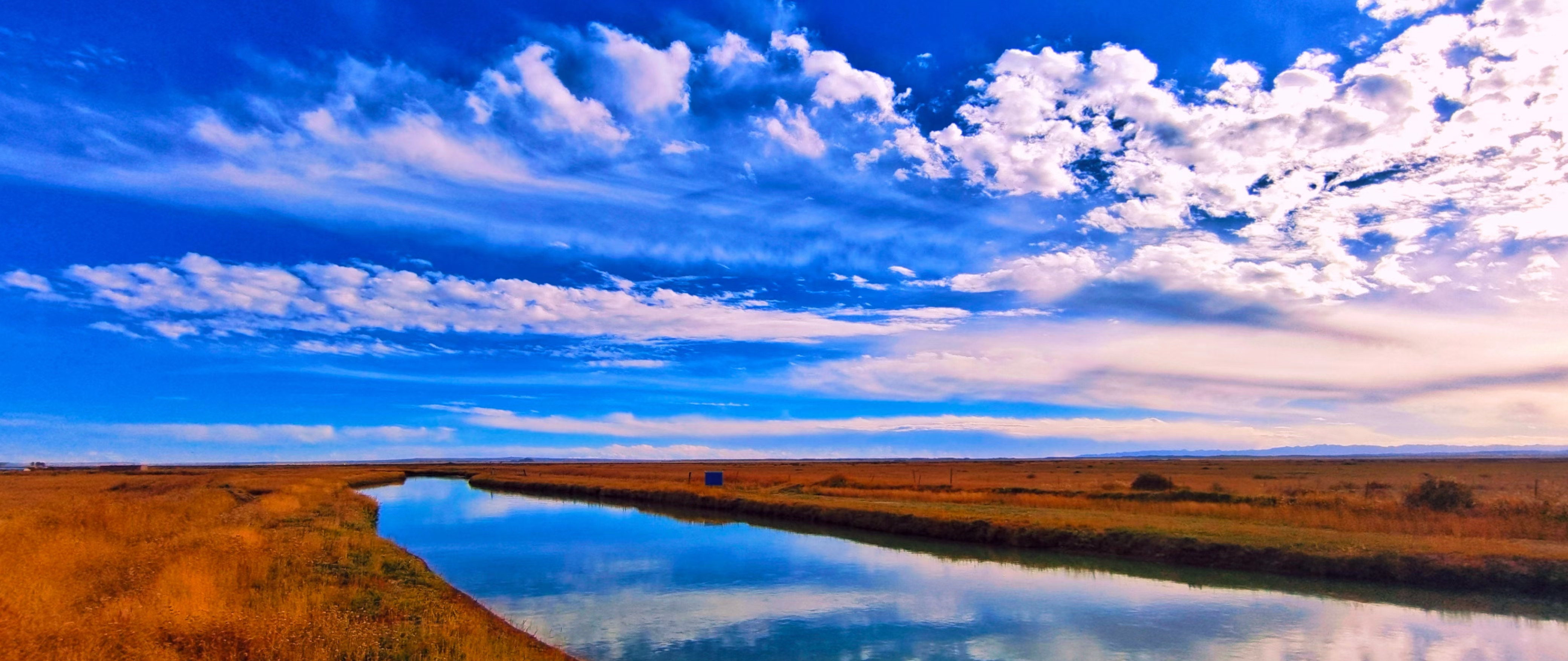 可鲁克湖:湿地秋天美如画