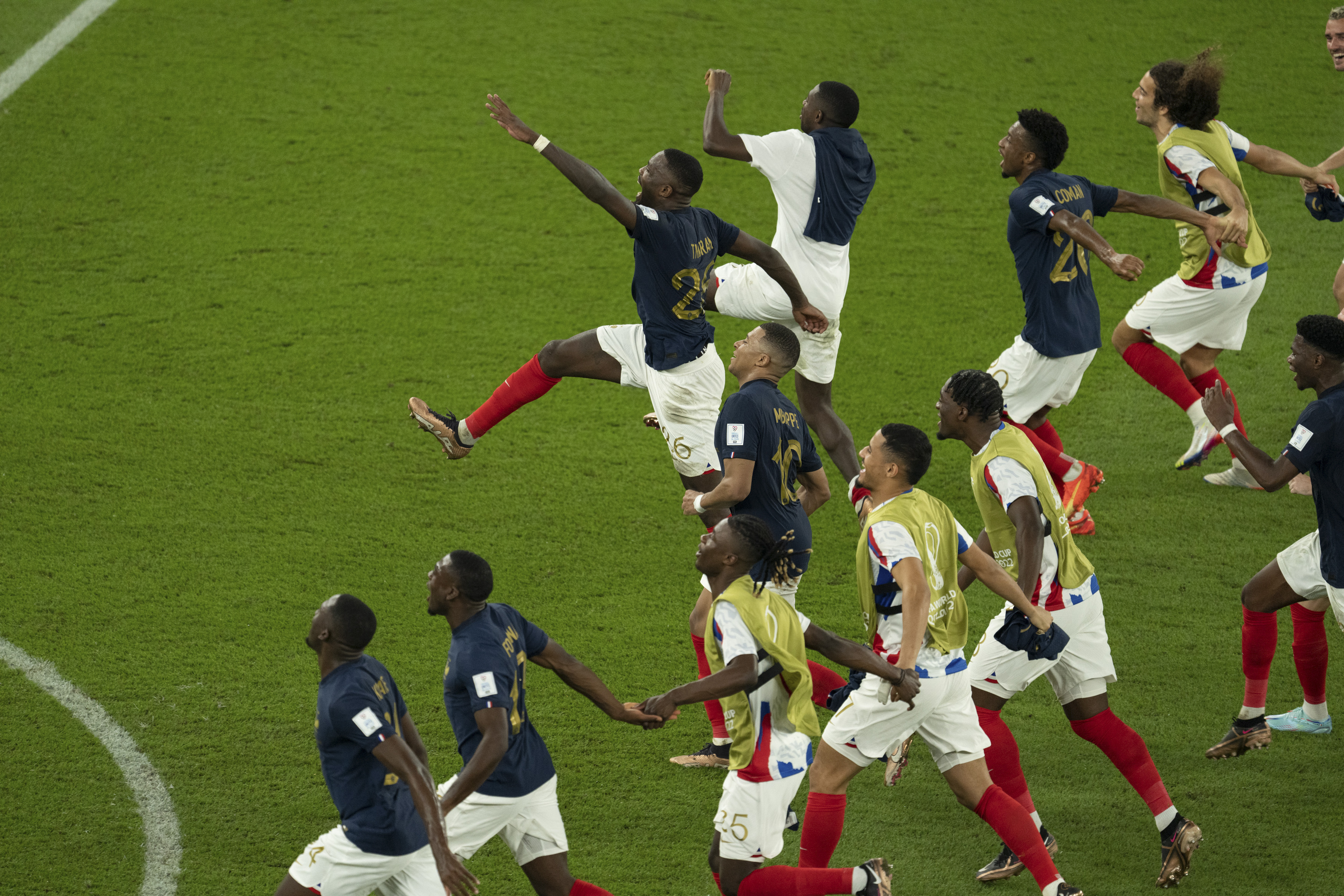 卡塔尔世界杯｜“啃”下丹麦，法国队击碎“魔咒”