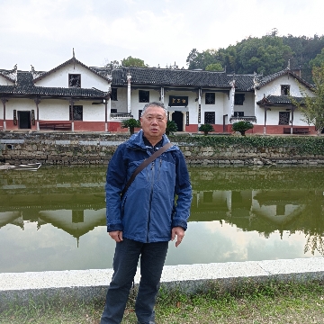 荷叶村夫视频