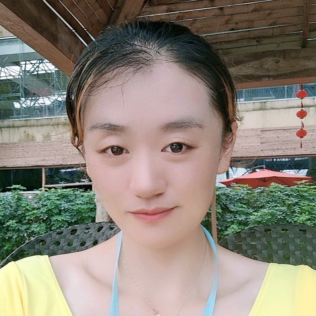 爱吃爱玩的曼曼