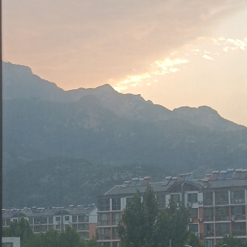 泰山石不敢当