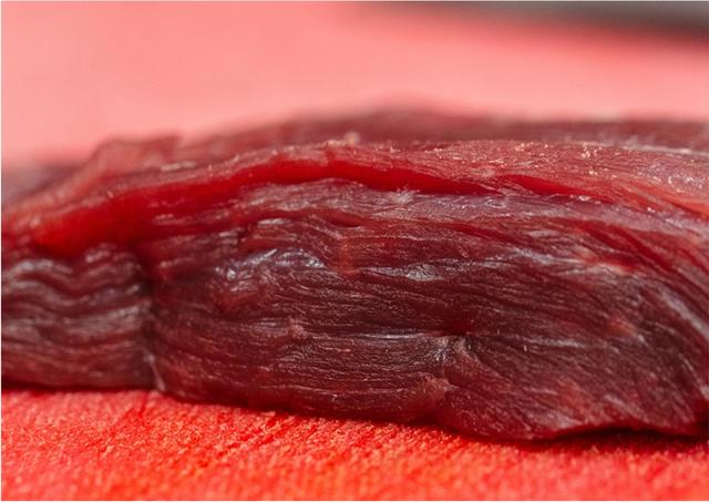 怎样腌制嫩牛肉片，腌制牛肉怎么做才鲜嫩（大厨一招就把牛肉变得又嫩又滑）